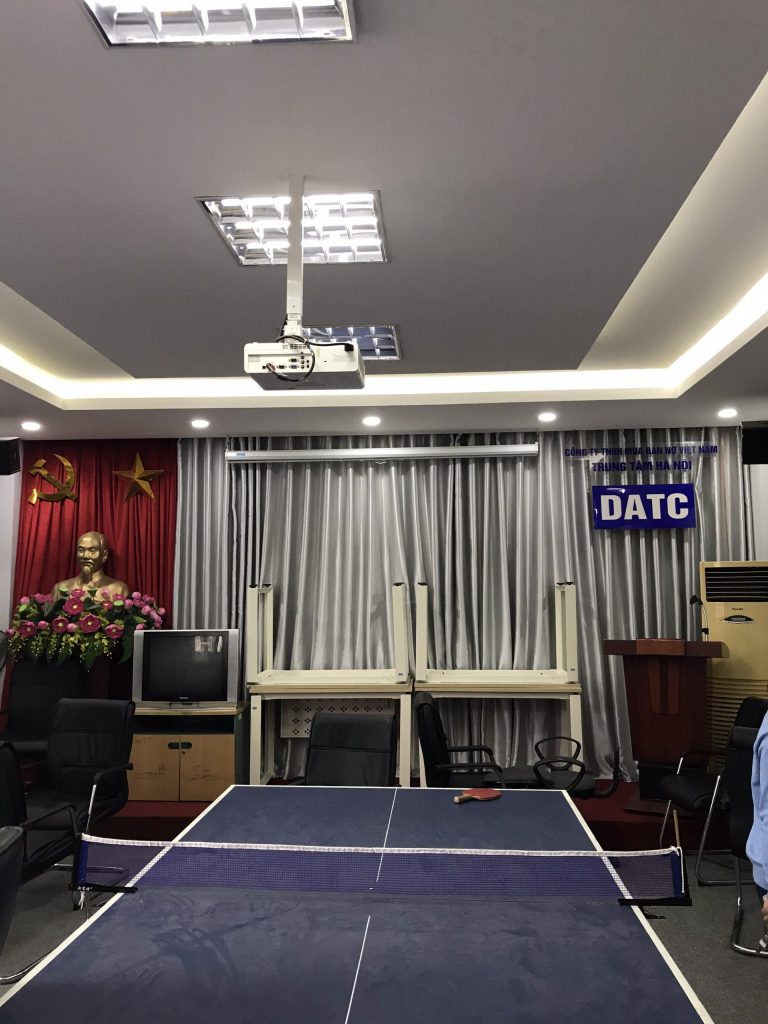 Giat rem cua tai pho hang bai hoan kiem hn 8