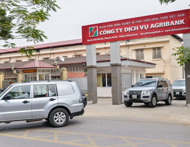 Lắp Đặt Rèm Cửa Cho Ngân Hàng Agribank: Giải Pháp Chuyên Nghiệp 1 lap-dat-rem-cua-cho-ngan-hang-agribank